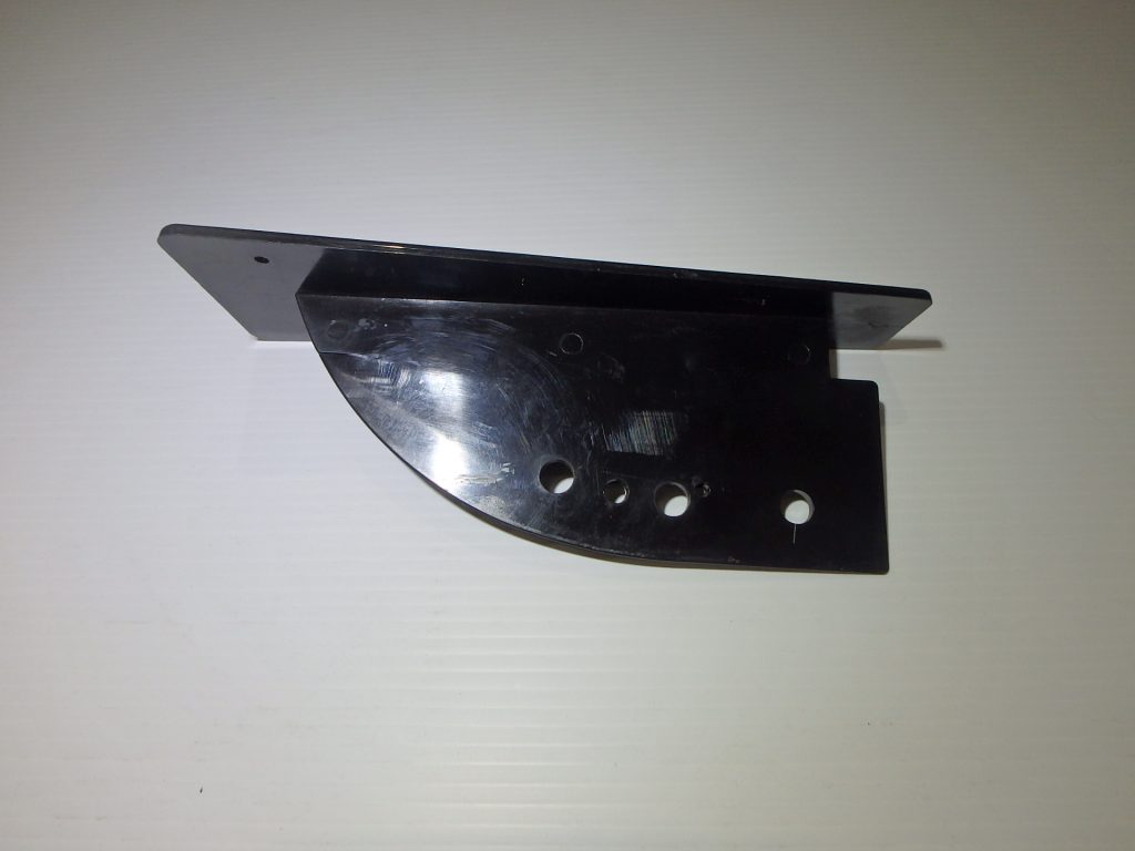 Fred Williams Drop Thru Plastic Fin Mac’s Waterski