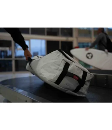 FE04705LifeBoardTravelBagLifestyle5