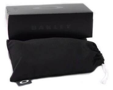 8a65f72d-f5ad-46bf-ba78-664cc1f53a92_Oakley