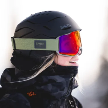 vantage2-mips-helmet_matteBlack_lifestyle03 vantage2-mips-helmet_matteBlack_lifestyle03