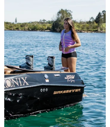 JA26305_LADIES_PACER_02_1200x